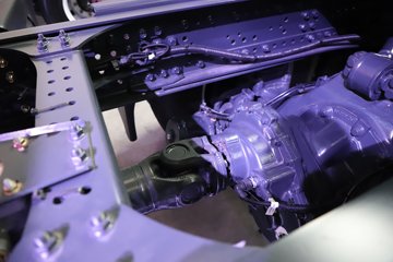 �������ҽ�ʨ ���ذ� 14.6L LNG 560���� 6X4 ��ʿ��16�� AMT�Զ��� �߶� ǣ����ͼƬ