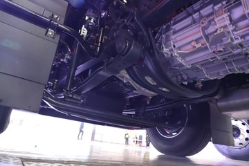 �������ҽ�ʨ ���ذ� 14.6L LNG 560���� 6X4 ��ʿ��16�� AMT�Զ��� �߶� ǣ����ͼƬ