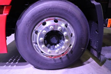 �������ҽ�ʨ ���ذ� 14.6L LNG 560���� 6X4 ��ʿ��16�� AMT�Զ��� �߶� ǣ����ͼƬ