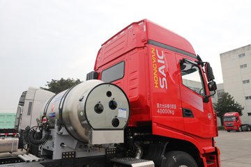 �������ҽ�ʨ ���ذ� 12.8L LNG 520���� 6X4 ��ʿ��12�� ǣ����ͼƬ