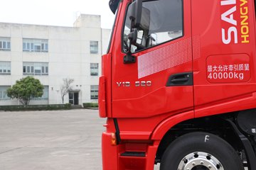 �������ҽ�ʨ ���ذ� 12.8L LNG 520���� 6X4 ��ʿ��12�� ǣ����ͼƬ