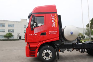 �������ҽ�ʨ ���ذ� 12.8L LNG 520���� 6X4 ��ʿ��12�� ǣ����ͼƬ