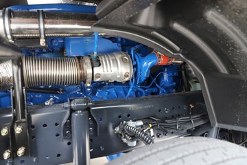 �������ҽ�ʨ ���ذ� 12.8L LNG 520���� 6X4 ��ʿ��12�� ǣ����ͼƬ