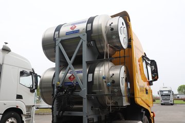 �������ҽ�ʨ 12.8L LNG 520���� 4X2 AMT�Զ��� ǣ����ͼƬ