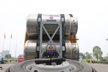 �������ҽ�ʨ 12.8L LNG 520���� 4X2 AMT�Զ��� ǣ����ͼƬ