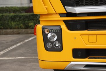 �������ҽ�ʨ 12.8L LNG 520���� 4X2 AMT�Զ��� ǣ����ͼƬ