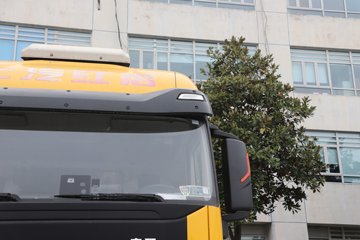 �������ҽ�ʨ 12.8L LNG 520���� 4X2 AMT�Զ��� ǣ����ͼƬ