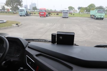 �������ҽ�ʨ 12.8L LNG 520���� 4X2 AMT�Զ��� ǣ����ͼƬ