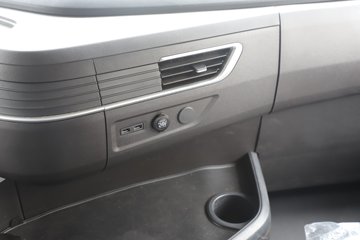 �������ҽ�ʨ 12.8L LNG 520���� 4X2 AMT�Զ��� ǣ����ͼƬ