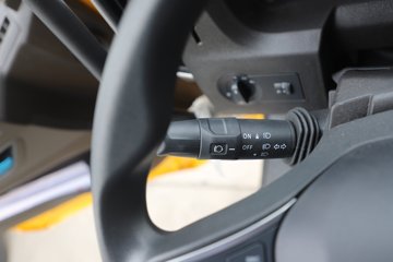 �������ҽ�ʨ 12.8L LNG 520���� 4X2 AMT�Զ��� ǣ����ͼƬ