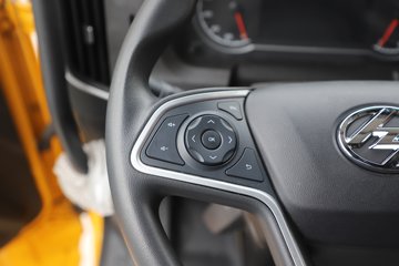 �������ҽ�ʨ 12.8L LNG 520���� 4X2 AMT�Զ��� ǣ����ͼƬ