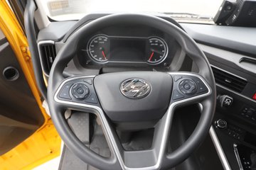 �������ҽ�ʨ 12.8L LNG 520���� 4X2 AMT�Զ��� ǣ����ͼƬ