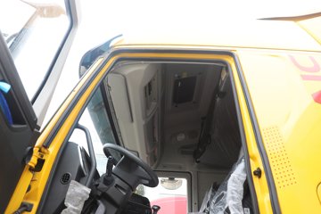 �������ҽ�ʨ 12.8L LNG 520���� 4X2 AMT�Զ��� ǣ����ͼƬ