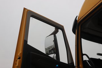 �������ҽ�ʨ 12.8L LNG 520���� 4X2 AMT�Զ��� ǣ����ͼƬ