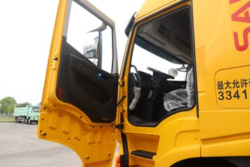 �������ҽ�ʨ 12.8L LNG 520���� 4X2 AMT�Զ��� ǣ����ͼƬ