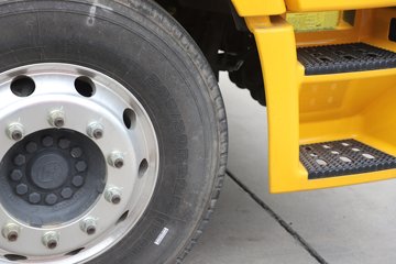 �������ҽ�ʨ 12.8L LNG 520���� 4X2 AMT�Զ��� ǣ����ͼƬ