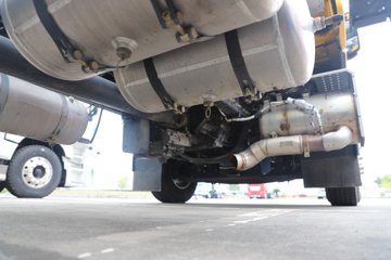 �������ҽ�ʨ 12.8L LNG 520���� 4X2 AMT�Զ��� ǣ����ͼƬ