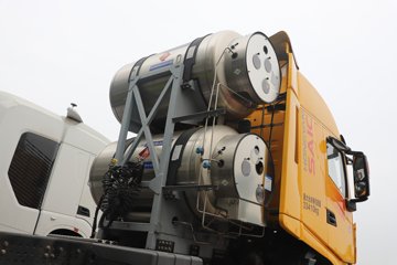 �������ҽ�ʨ 12.8L LNG 520���� 4X2 AMT�Զ��� ǣ����ͼƬ