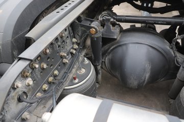 �������ҽ�ʨ 12.8L LNG 520���� 4X2 AMT�Զ��� ǣ����ͼƬ