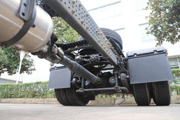 �������ҽ�ʨ 12.8L LNG 520���� 4X2 AMT�Զ��� ǣ����ͼƬ