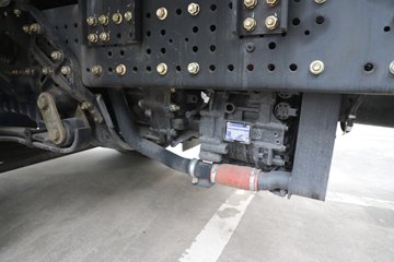 �������ҽ�ʨ 12.8L LNG 520���� 4X2 AMT�Զ��� ǣ����ͼƬ