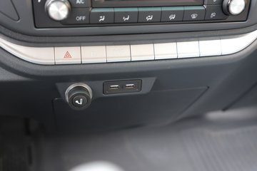 ������ʮ��100P 2.5L���� 131���� 4X2 ��ʮ��5�� 3.13��˫����ж��ͼƬ