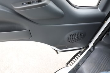 ������ʮ��100P 2.5L���� 131���� 4X2 ��ʮ��5�� 3.13��˫����ж��ͼƬ