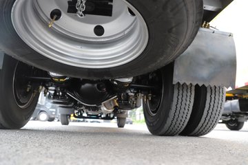 ������ʮ��100P 2.5L���� 131���� 4X2 ��ʮ��5�� 3.13��˫����ж��ͼƬ