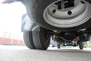 ������ʮ��100P 2.5L���� 131���� 4X2 ��ʮ��5�� 3.13��˫����ж��ͼƬ