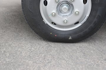 ������ʮ��100P 2.5L���� 131���� 4X2 ��ʮ��5�� 3.13��˫����ж��ͼƬ