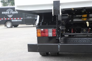 ������ʮ��100P 2.5L���� 131���� 4X2 ��ʮ��5�� 3.13��˫����ж��ͼƬ