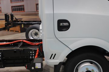 ����;��T5E Һɲ 3.81�׵��Ŵ��綯����΢�� �д��º�62kWhͼƬ