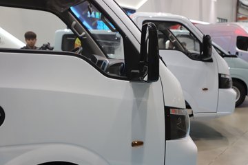 ����;��T5E Һɲ 3.81�׵��Ŵ��綯����΢�� �д��º�62kWhͼƬ