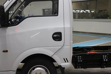 ����;��T5E Һɲ 3.81�׵��Ŵ��綯����΢�� �д��º�62kWhͼƬ