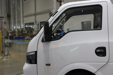 ����;��T5E Һɲ 3.81�׵��Ŵ��綯����΢�� �д��º�62kWhͼƬ