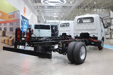 ����;��T5E Һɲ 3.81�׵��Ŵ��綯����΢�� �д��º�62kWhͼƬ