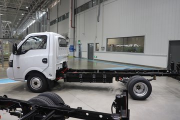 ����;��T5E Һɲ 3.81�׵��Ŵ��綯����΢�� �д��º�62kWhͼƬ