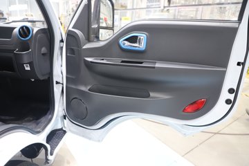 ����;��T5E Һɲ 3.81�׵��Ŵ��綯����΢�� �д��º�62kWhͼƬ