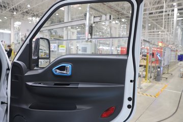 ����;��T5E Һɲ 3.81�׵��Ŵ��綯����΢�� �д��º�62kWhͼƬ