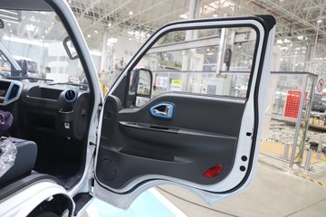 ����;��T5E Һɲ 3.81�׵��Ŵ��綯����΢�� �д��º�62kWhͼƬ