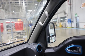 ����;��T5E Һɲ 3.81�׵��Ŵ��綯����΢�� �д��º�62kWhͼƬ