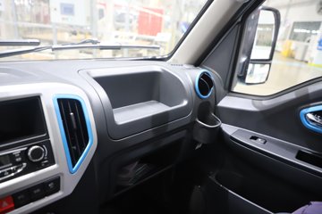 ����;��T5E Һɲ 3.81�׵��Ŵ��綯����΢�� �д��º�62kWhͼƬ