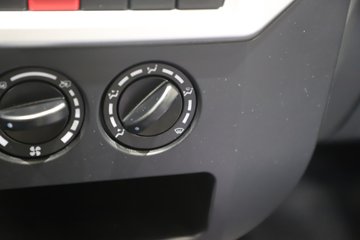 ����;��T5E Һɲ 3.81�׵��Ŵ��綯����΢�� �д��º�62kWhͼƬ