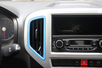 ����;��T5E Һɲ 3.81�׵��Ŵ��綯����΢�� �д��º�62kWhͼƬ