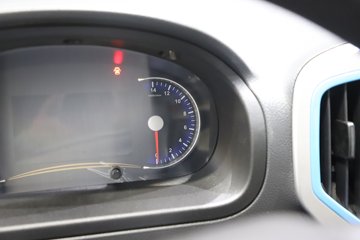 ����;��T5E Һɲ 3.81�׵��Ŵ��綯����΢�� �д��º�62kWhͼƬ