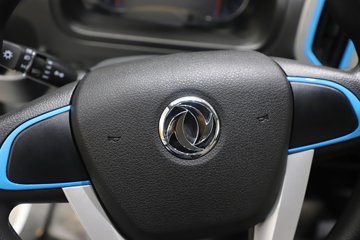 ����;��T5E Һɲ 3.81�׵��Ŵ��綯����΢�� �д��º�62kWhͼƬ