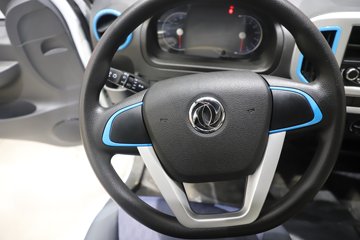 ����;��T5E Һɲ 3.81�׵��Ŵ��綯����΢�� �д��º�62kWhͼƬ