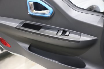 ����;��T5E Һɲ 3.81�׵��Ŵ��綯����΢�� �д��º�62kWhͼƬ