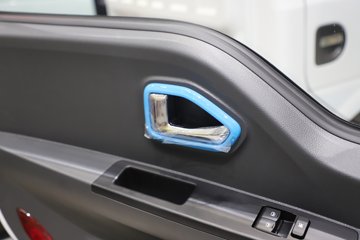 ����;��T5E Һɲ 3.81�׵��Ŵ��綯����΢�� �д��º�62kWhͼƬ