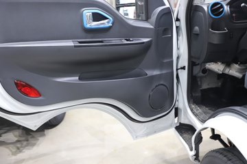 ����;��T5E Һɲ 3.81�׵��Ŵ��綯����΢�� �д��º�62kWhͼƬ